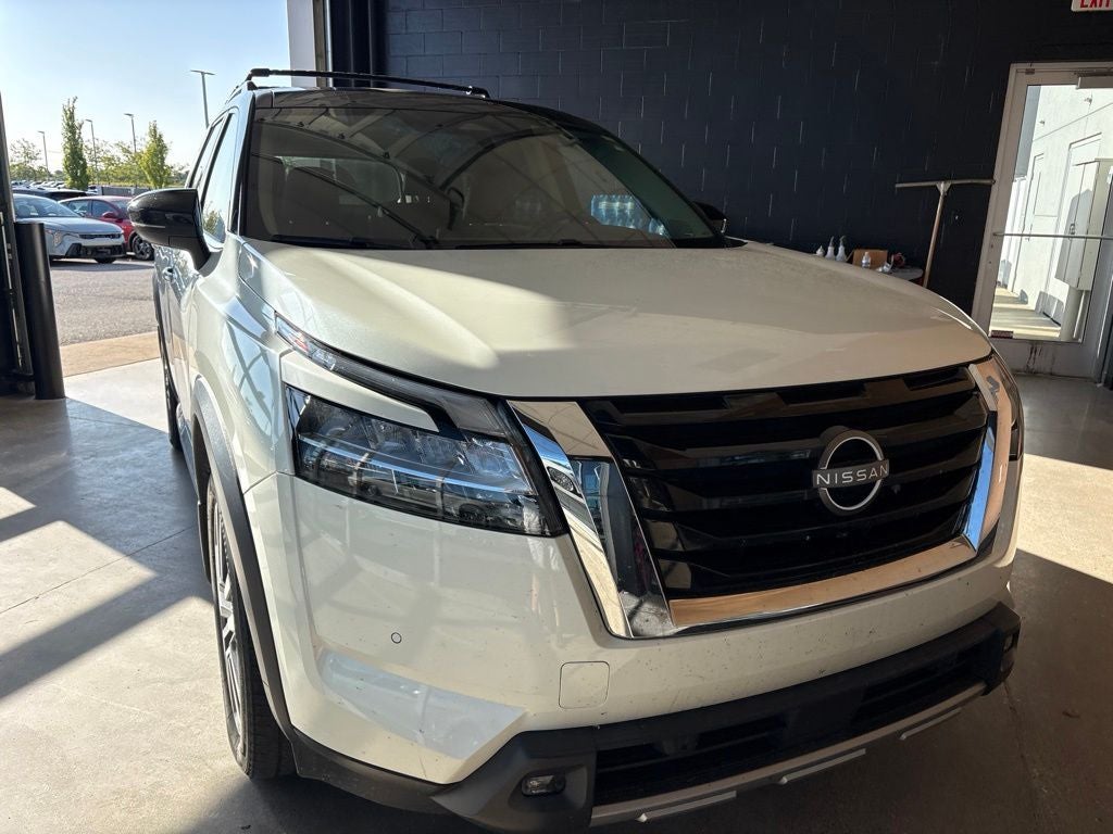 2022 Nissan Pathfinder Platinum