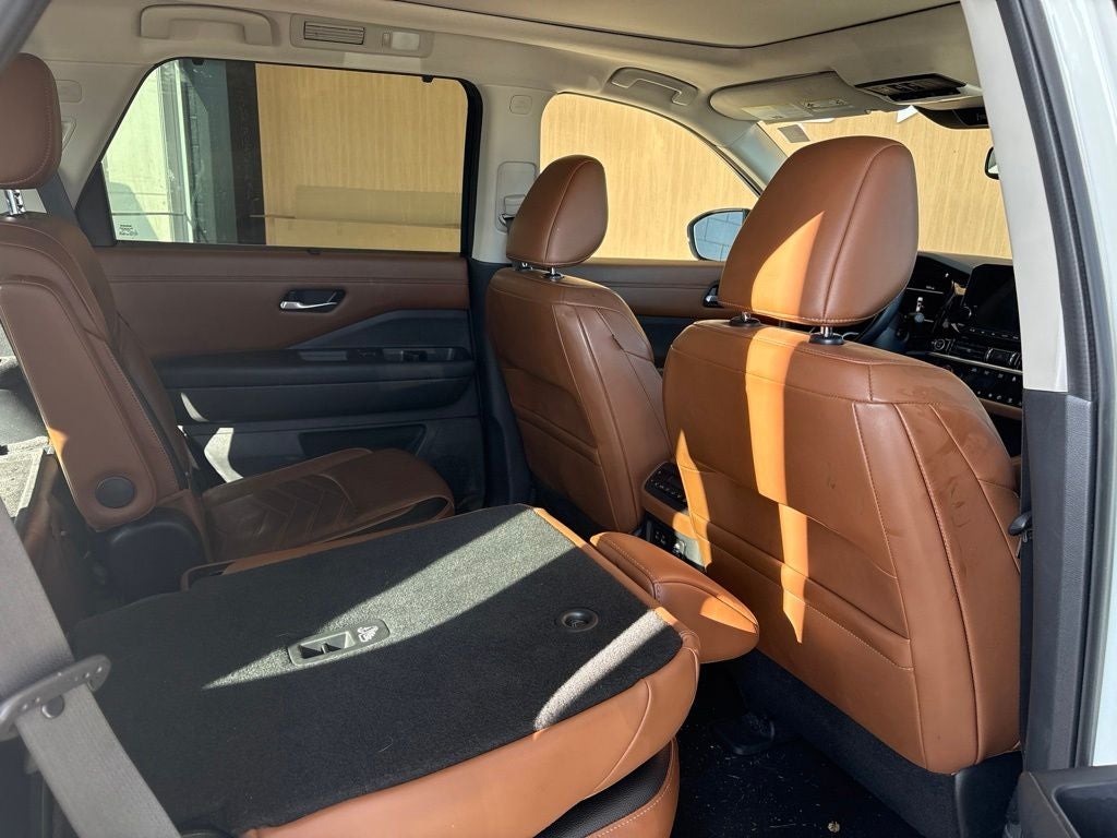2022 Nissan Pathfinder Platinum