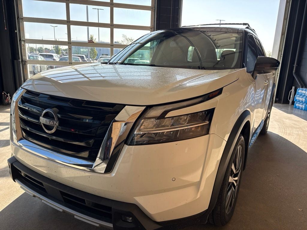 2022 Nissan Pathfinder Platinum