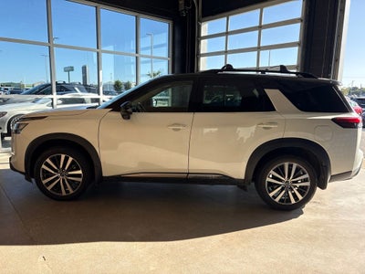 2022 Nissan Pathfinder Platinum
