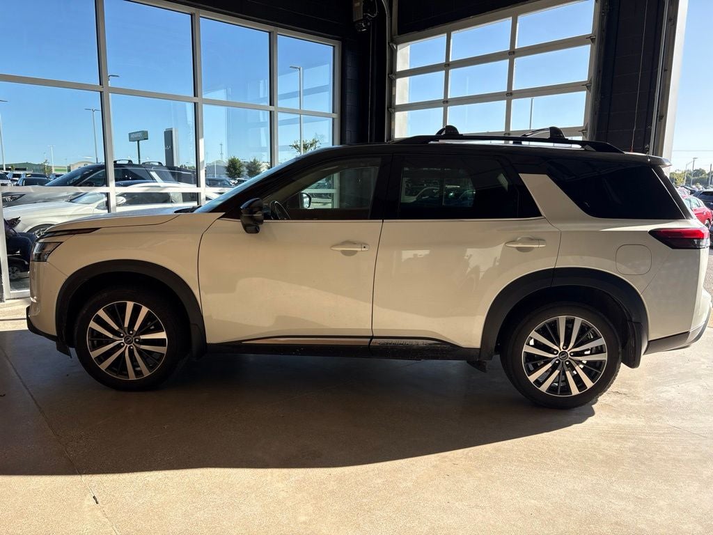2022 Nissan Pathfinder Platinum