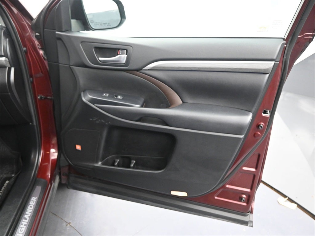 2019 Toyota Highlander Hybrid Limited Platinum