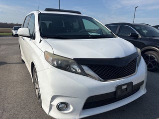 2013 Toyota Sienna SE 8 Passenger