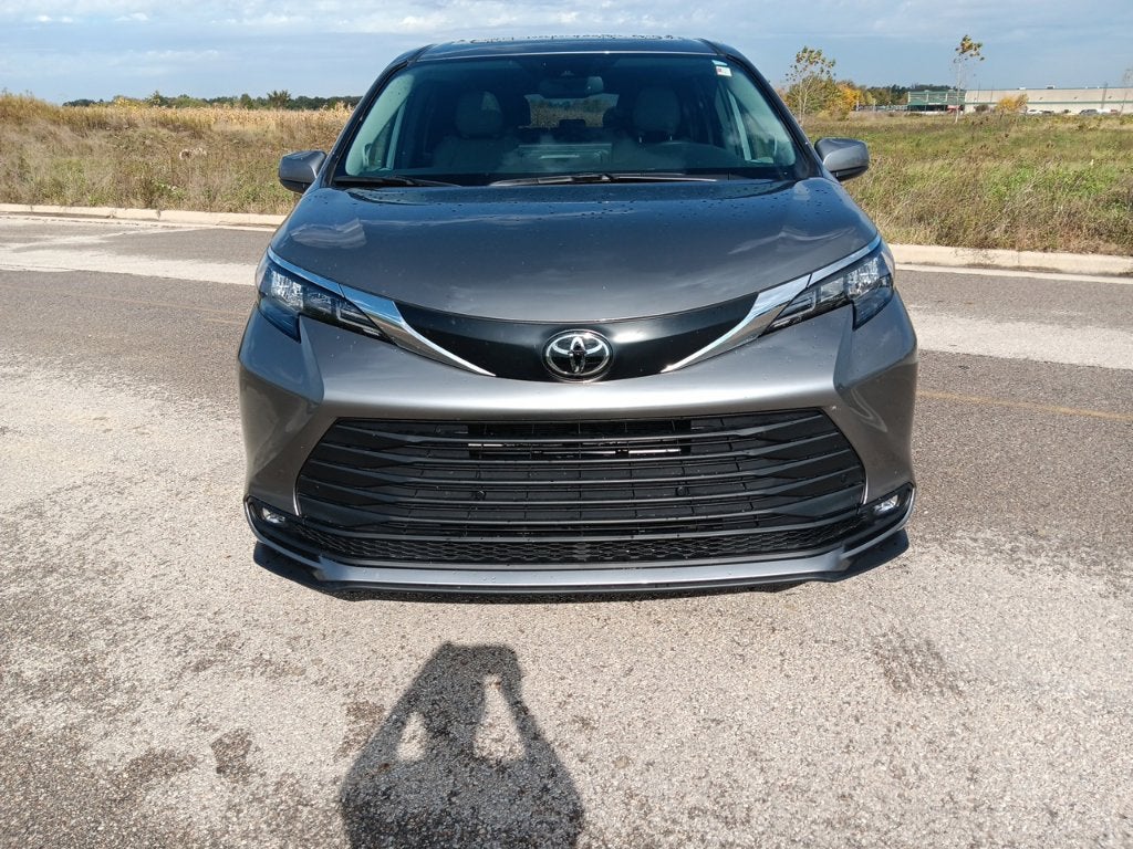 2026 Toyota Sienna XLE 7 Passenger