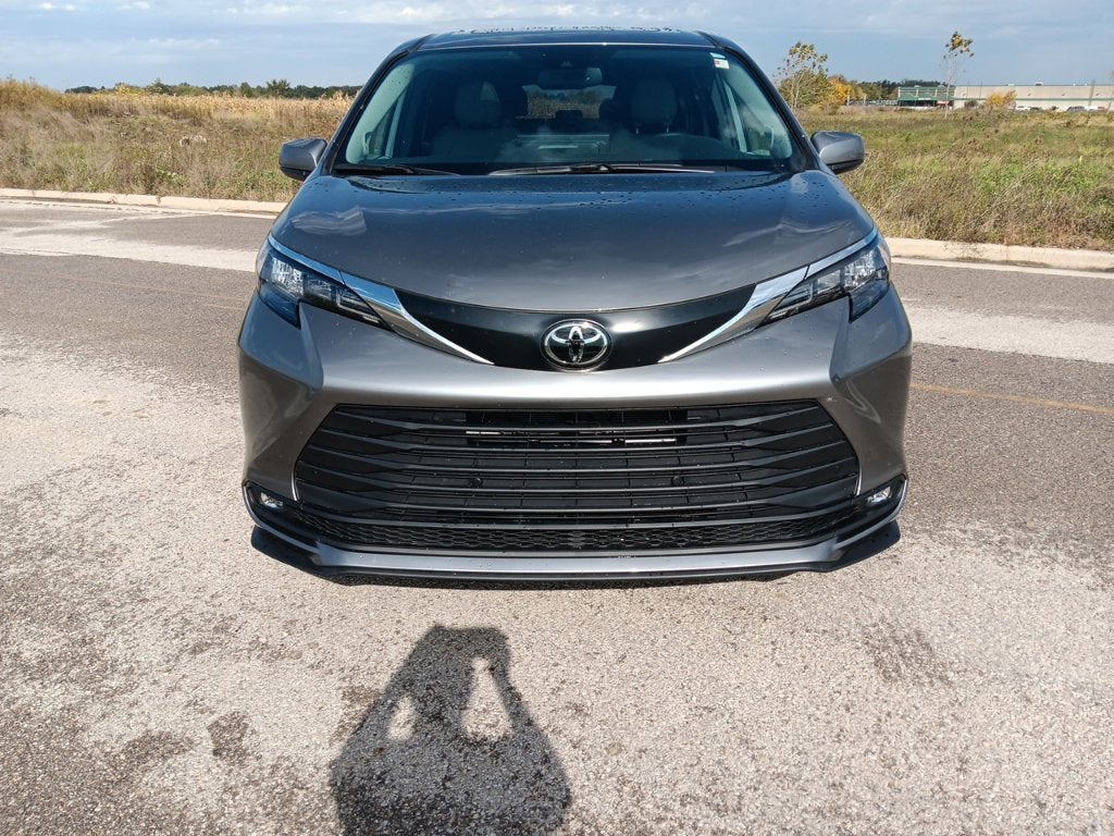2026 Toyota Sienna XLE 7 Passenger