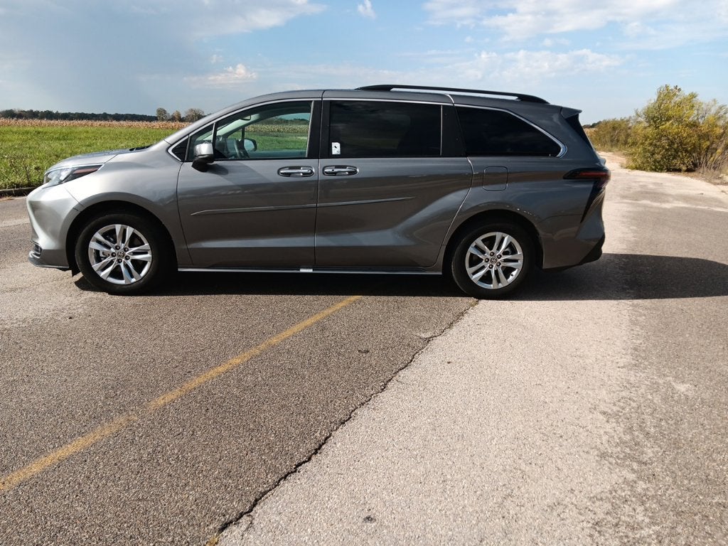 2026 Toyota Sienna XLE 7 Passenger