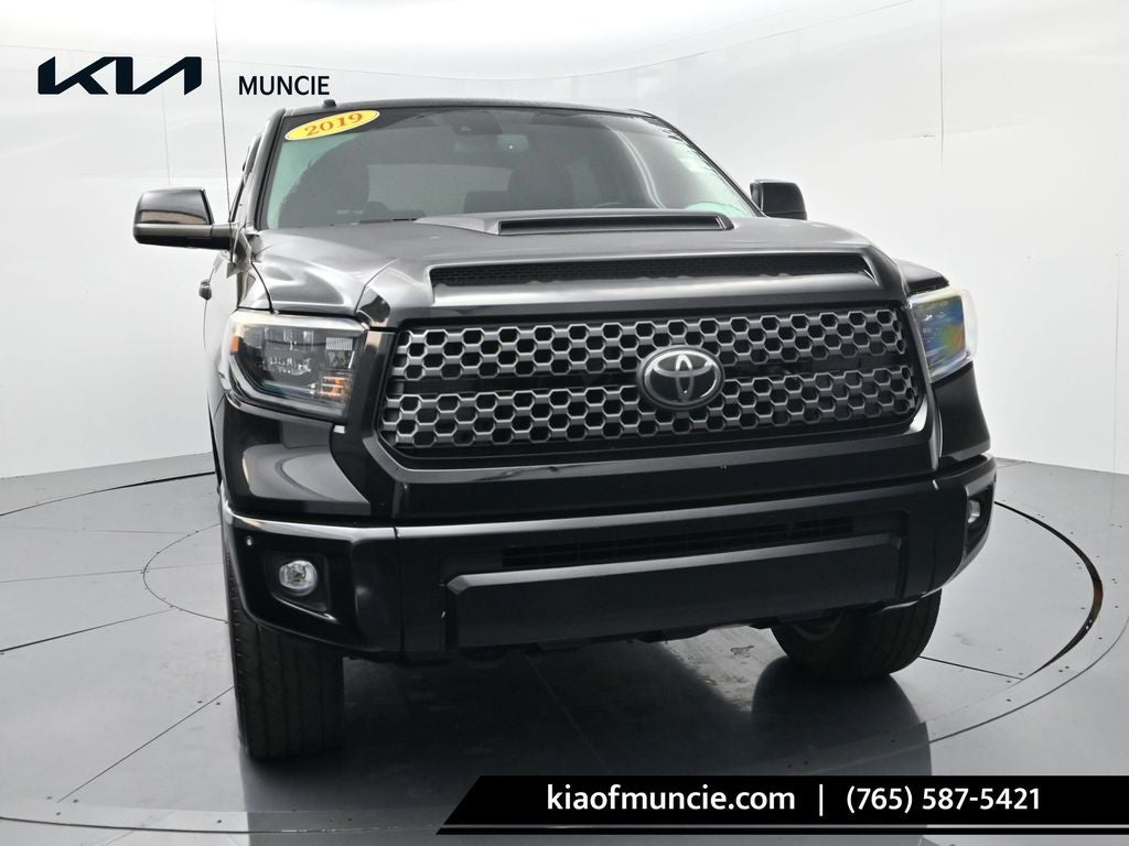 2019 Toyota Tundra SR5 5.7L 4WD FFV Crew Max Short Bed's photo