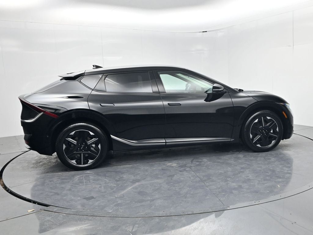2025 Kia EV6 Wind