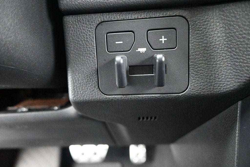 2024 Toyota Sequoia TRD Pro - Photo 32