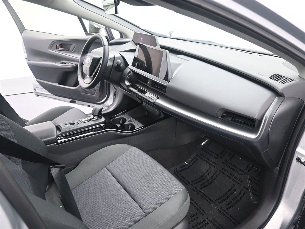 2025 Toyota Prius LE