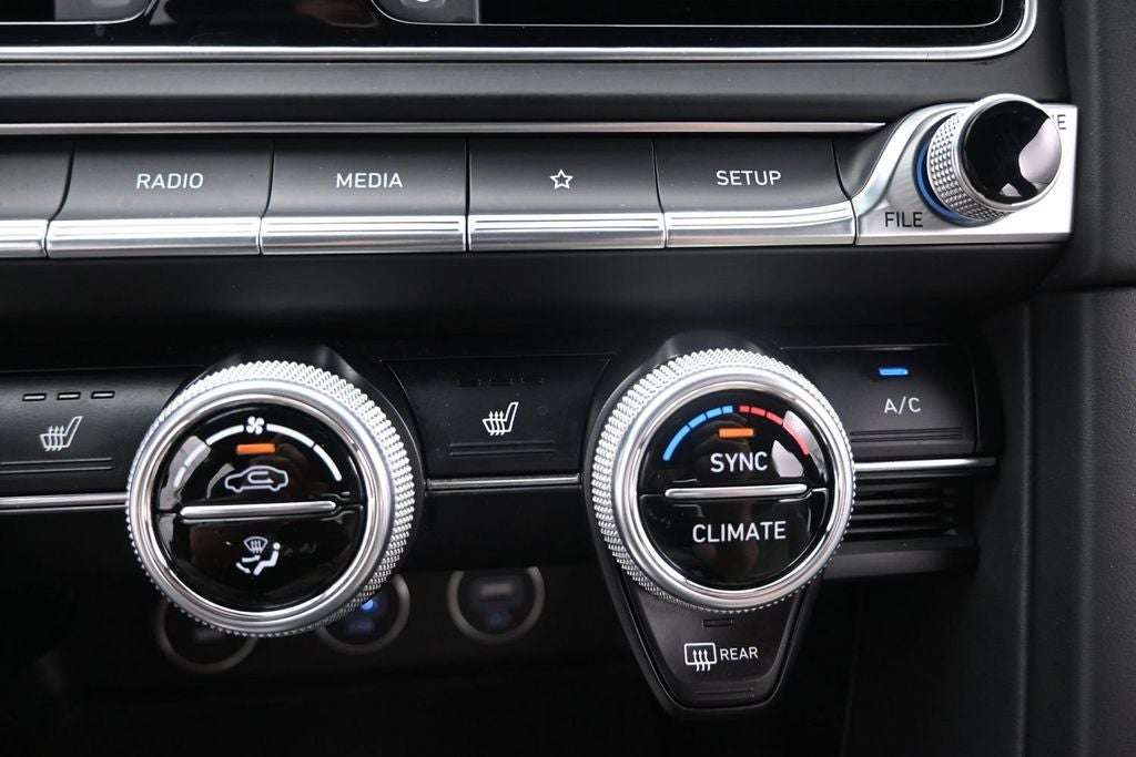 2023 Genesis G70 2.0T