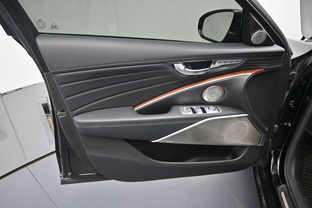 2020 Kia K900 Luxury