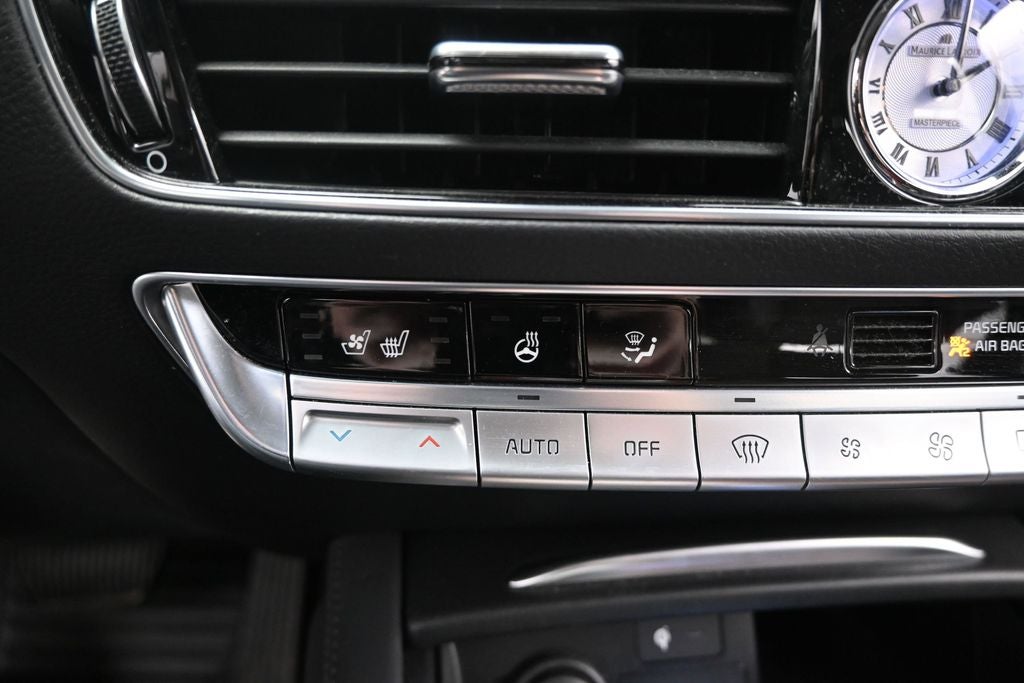 2020 Kia K900 Luxury