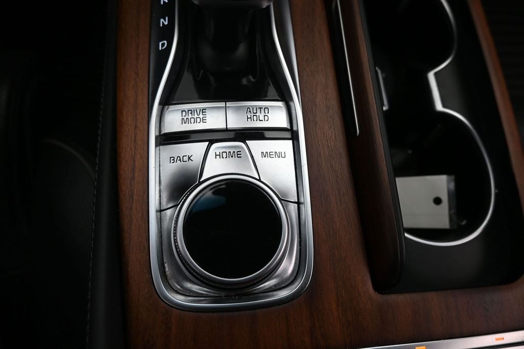 2020 Kia K900 Luxury