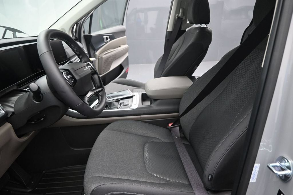 2027 Kia Carnival LX