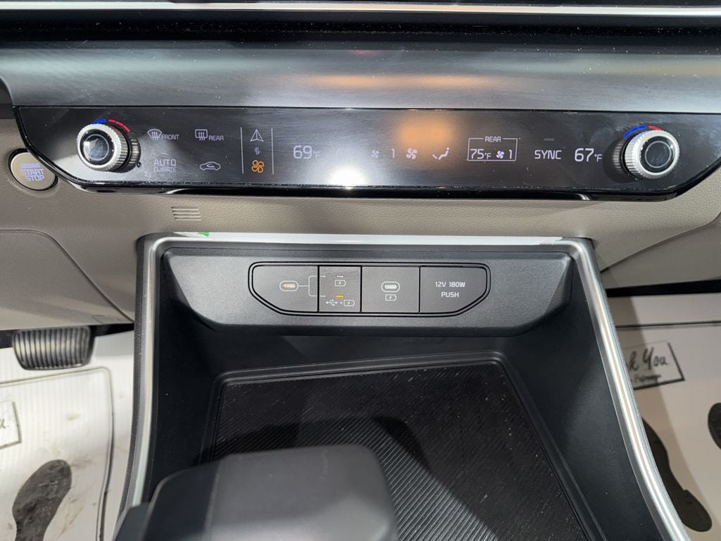 2025 Kia Carnival LXS