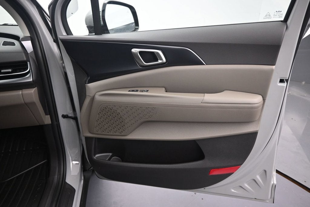 2027 Kia Carnival LXS