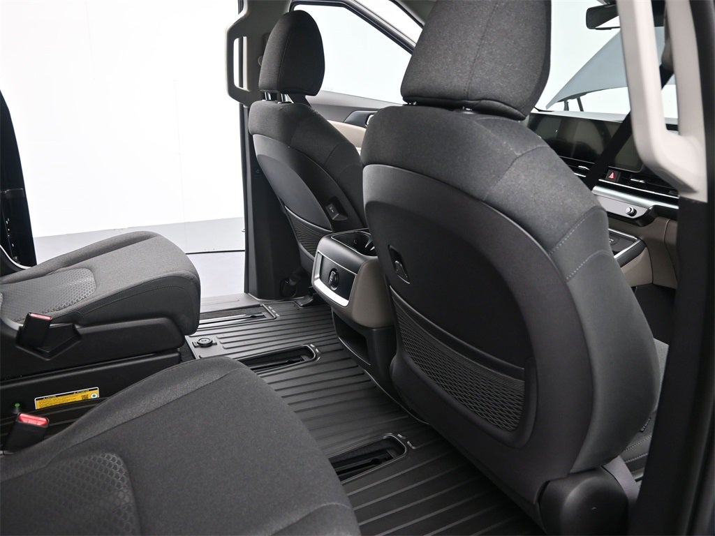 2026 Kia Carnival LX