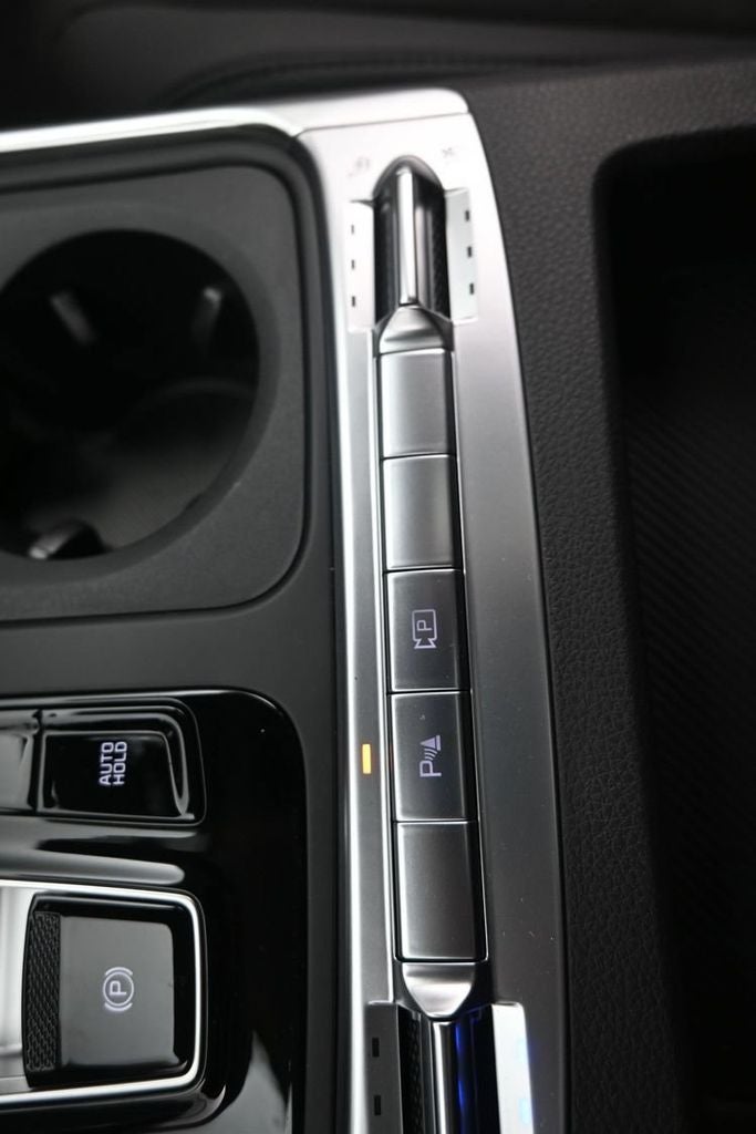 2027 Kia Carnival Hybrid SX