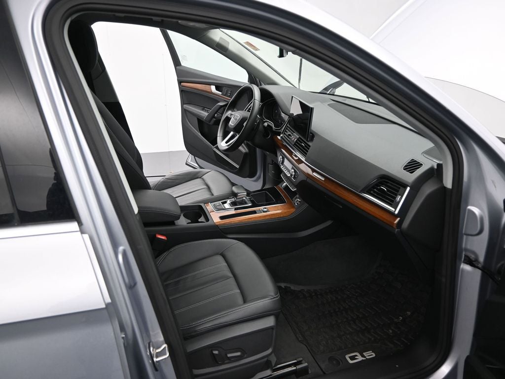 2023 Audi Q5 45 S line Premium quattro