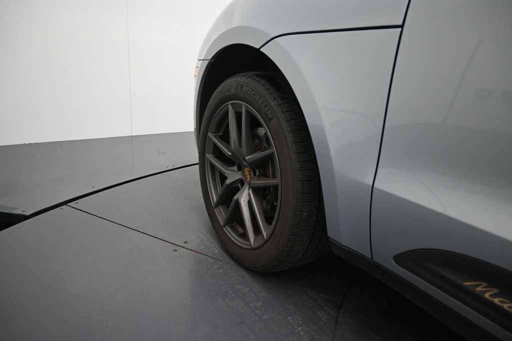 2024 Porsche Macan T