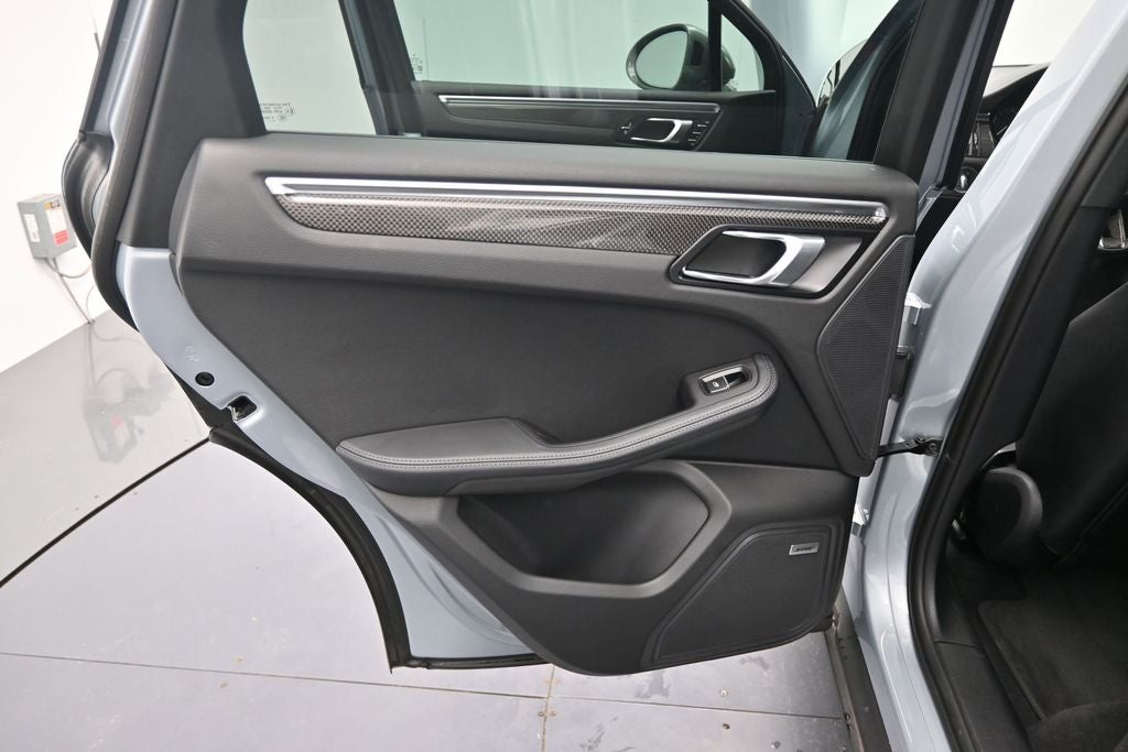 2024 Porsche Macan T
