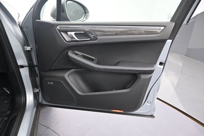 2024 Porsche Macan T