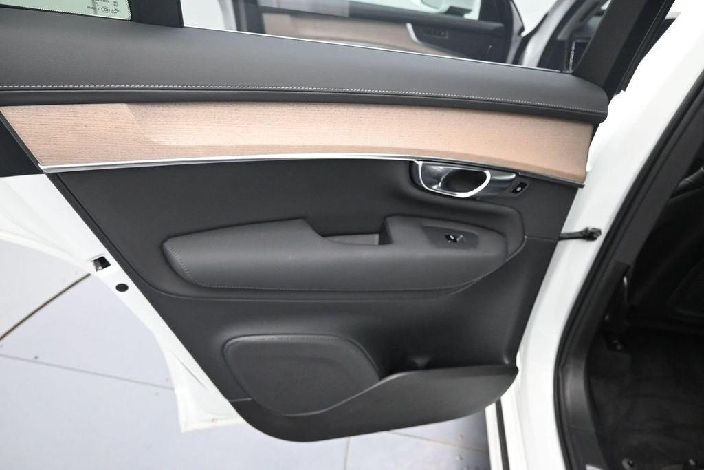 2025 Volvo XC90 B5 Plus 2025.5