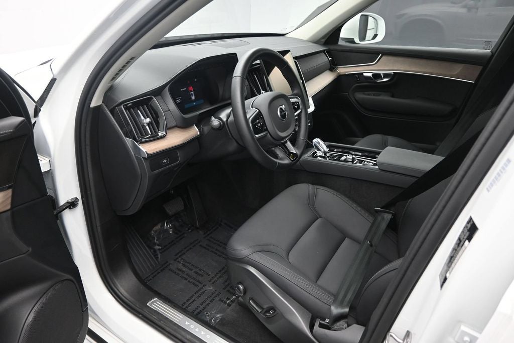 2025 Volvo XC90 B5 Plus 2025.5